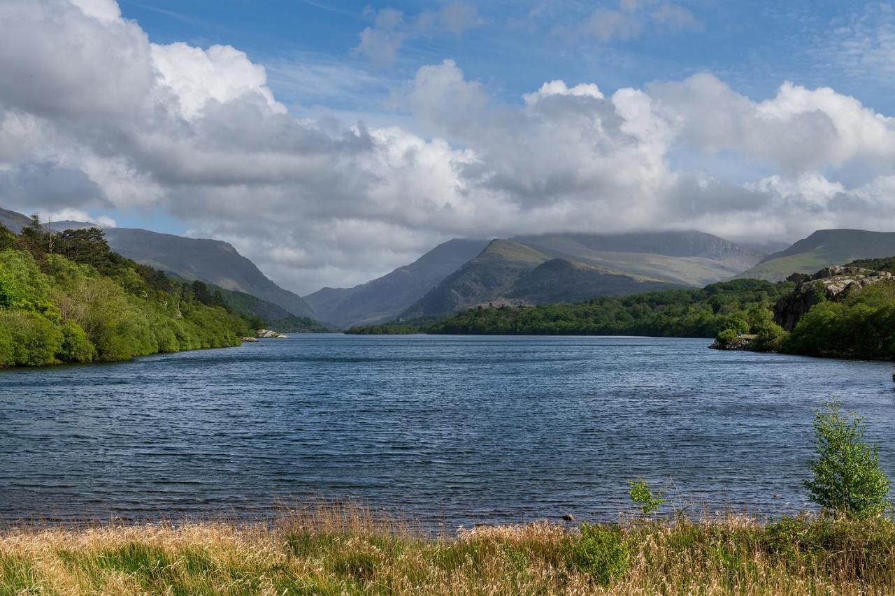 Arlyn, Padarn Lake Viewpoint In Snowdonia Карнарфон Екстериор снимка